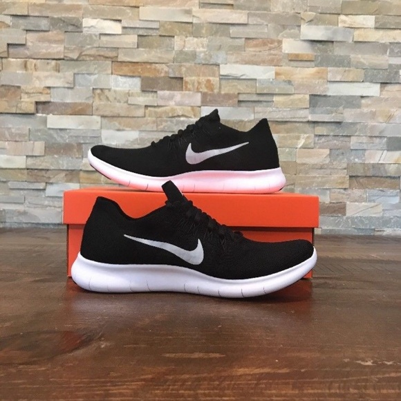 nike free rn flyknit 2017 black and white